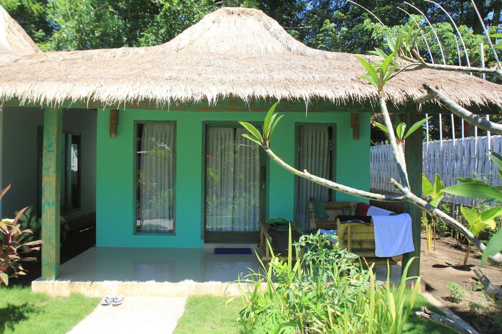 Maha Putri Bungalows 吉利特拉旺安 外观 照片