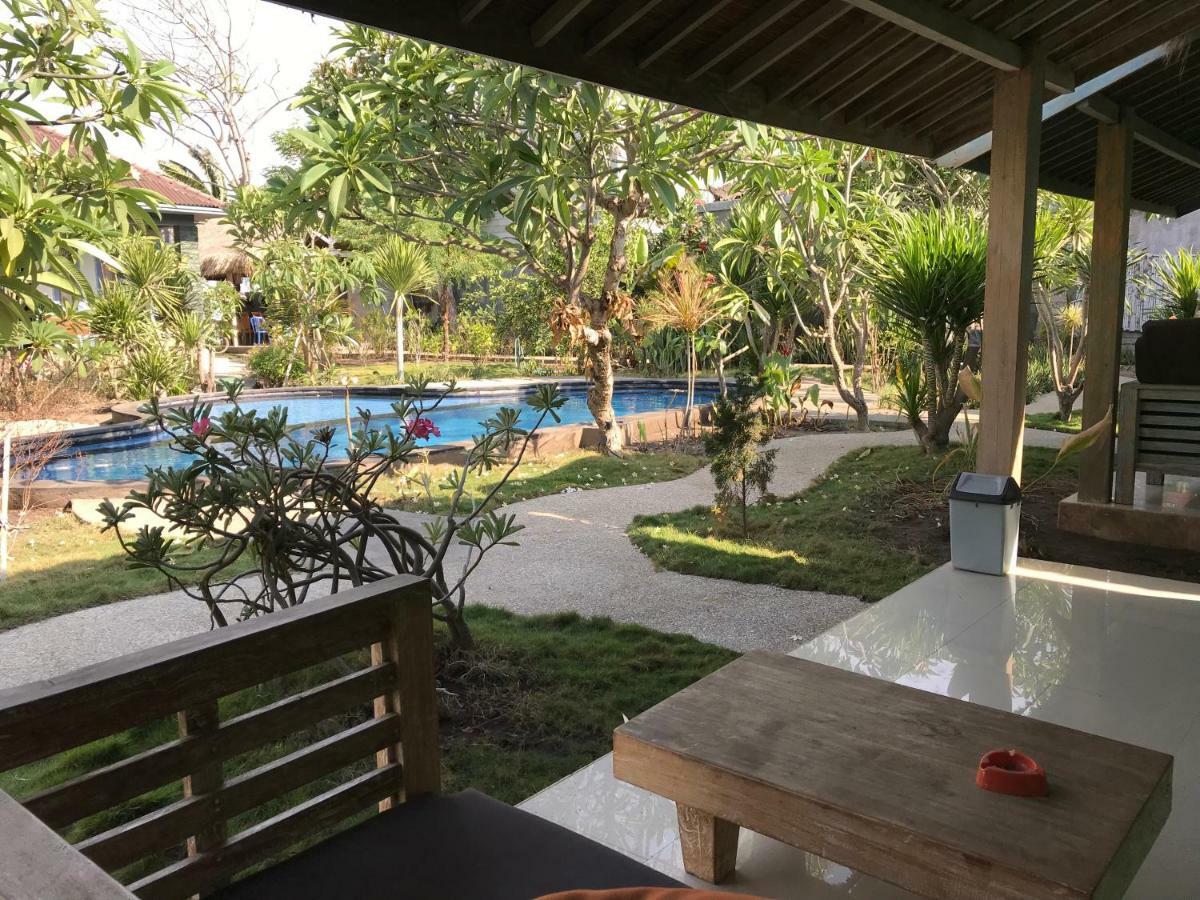 Maha Putri Bungalows 吉利特拉旺安 外观 照片